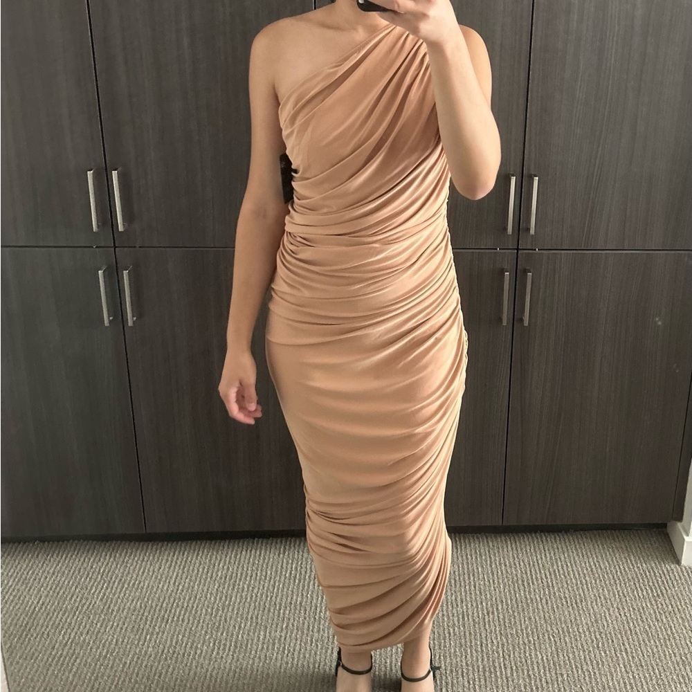 Norma Kamali Diana Gown in Nude S/36